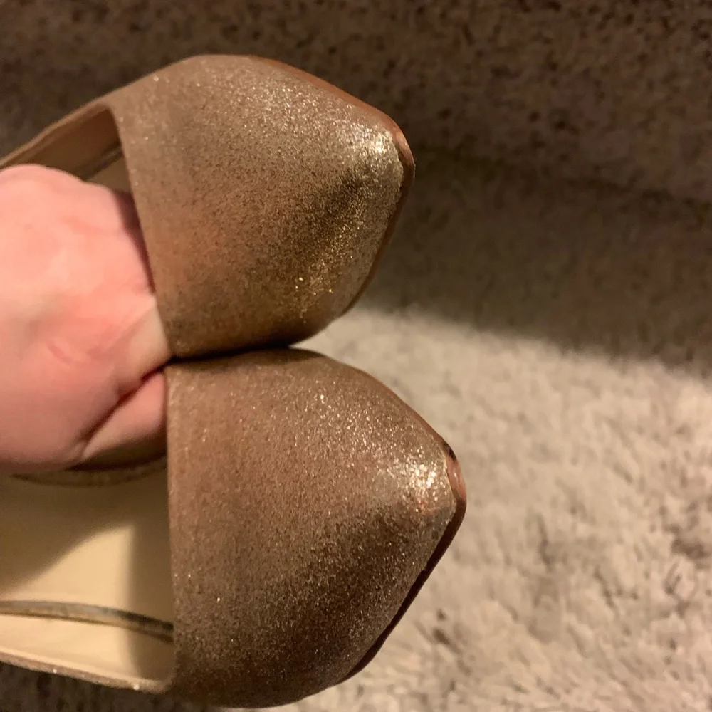 🎉Host Pick 🎉 Nine West - Gold Sparkle Heels - Picture 6 of 12